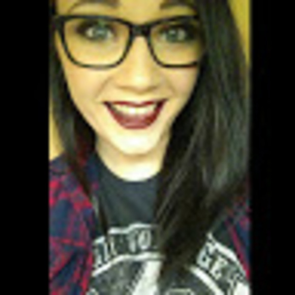 Meet your Posher, Tonya - Picture 1 of 1